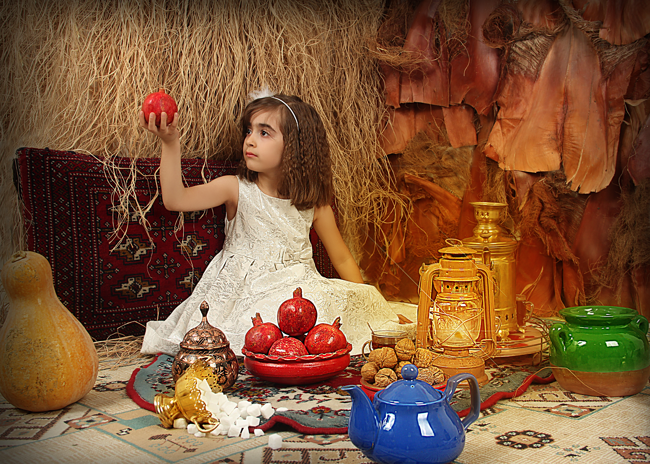 عکاسی شب یلدا توسط سهراب نعیمی عکاسی مدارس دکور زیبا عکس کودک آتلیه الیزه