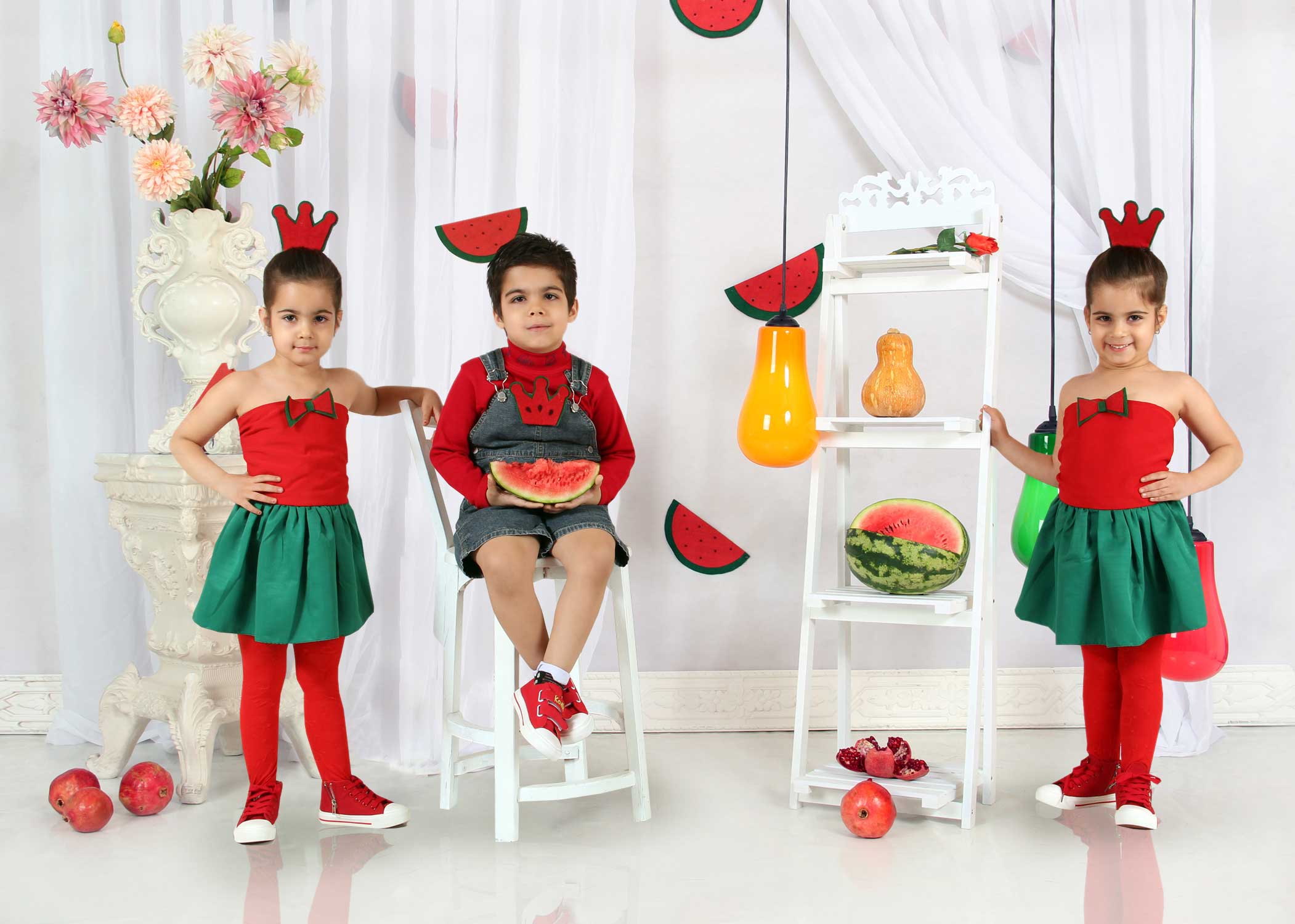 عکس شب یلدا شب چله مدرن توسط سهراب نعیمی آتلیه الیزه عکاسی مدارس دکور جدید عکس کودک مهدکودک دبستان پیش دبستان