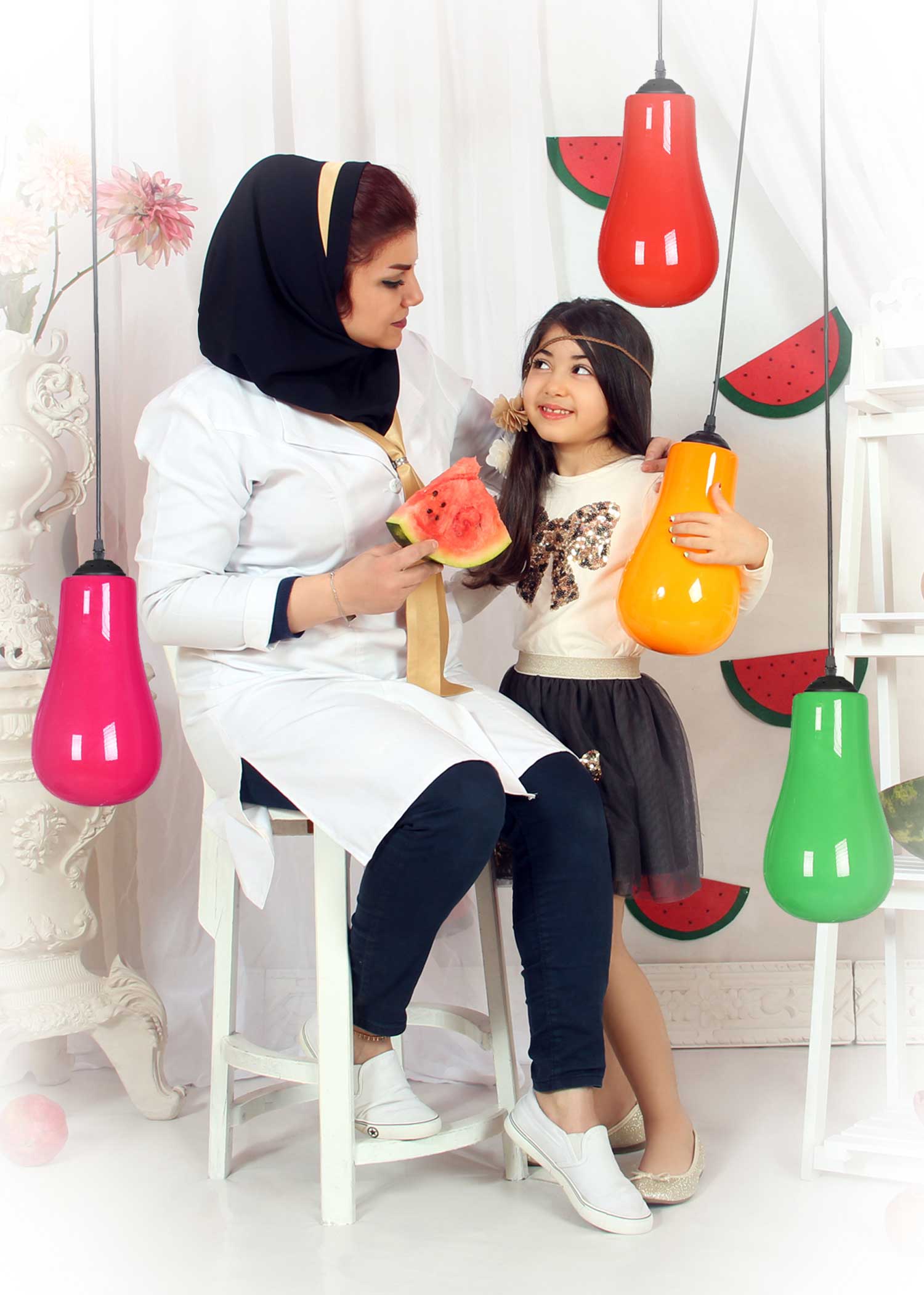 عکس شب یلدا شب چله مدرن توسط سهراب نعیمی آتلیه الیزه عکاسی مدارس دکور جدید عکس کودک مهدکودک دبستان پیش دبستان