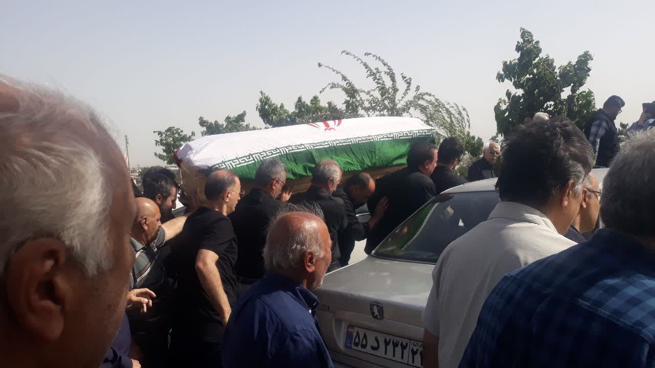 تشییع پیکر حاج حسین ایوبی جانباز و عکاس استان البرز