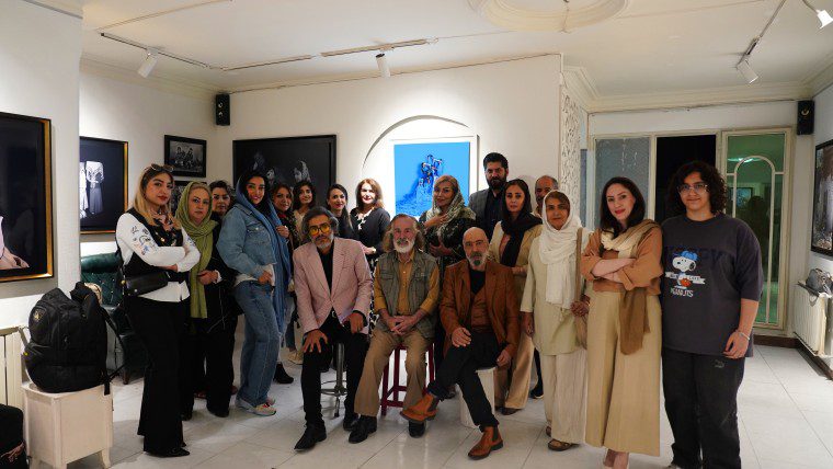 ملاقات جمعی از هنرمندان و فرهیختگان با سهراب نعیمی پس از گذراندن یک سال درمان و رونمایی از جدیدترین عکس